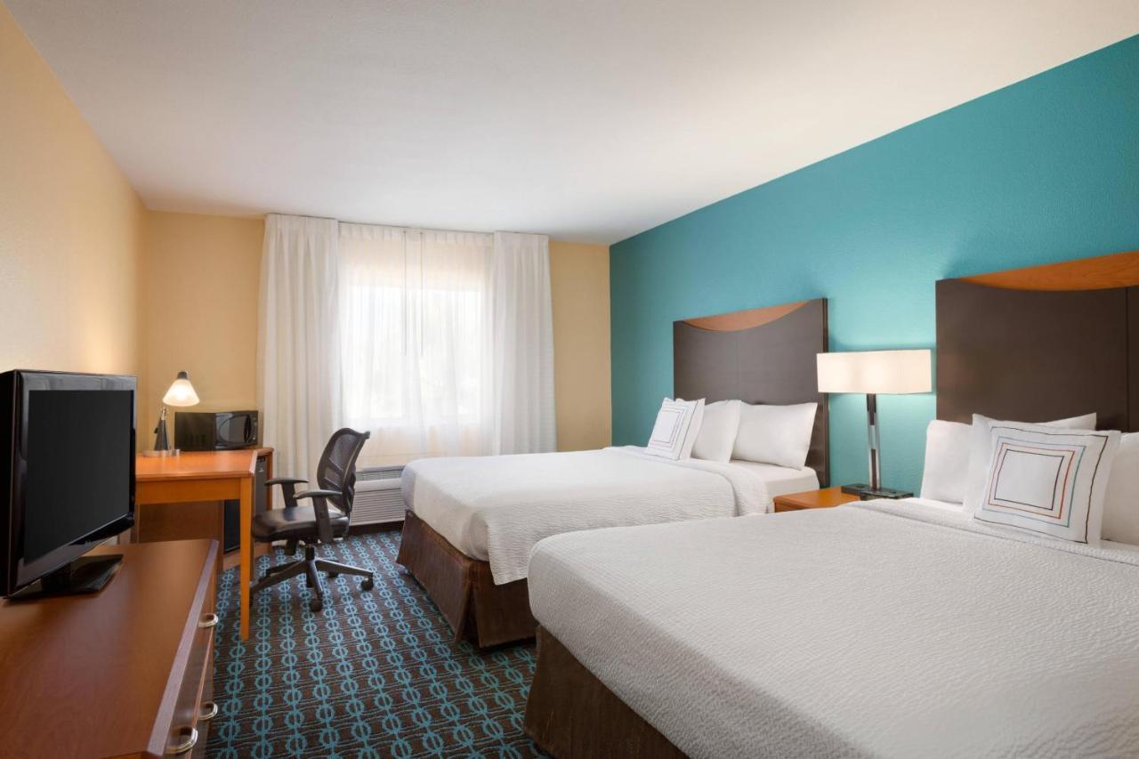 Comfort Inn & Suites Вестфілд Екстер'єр фото