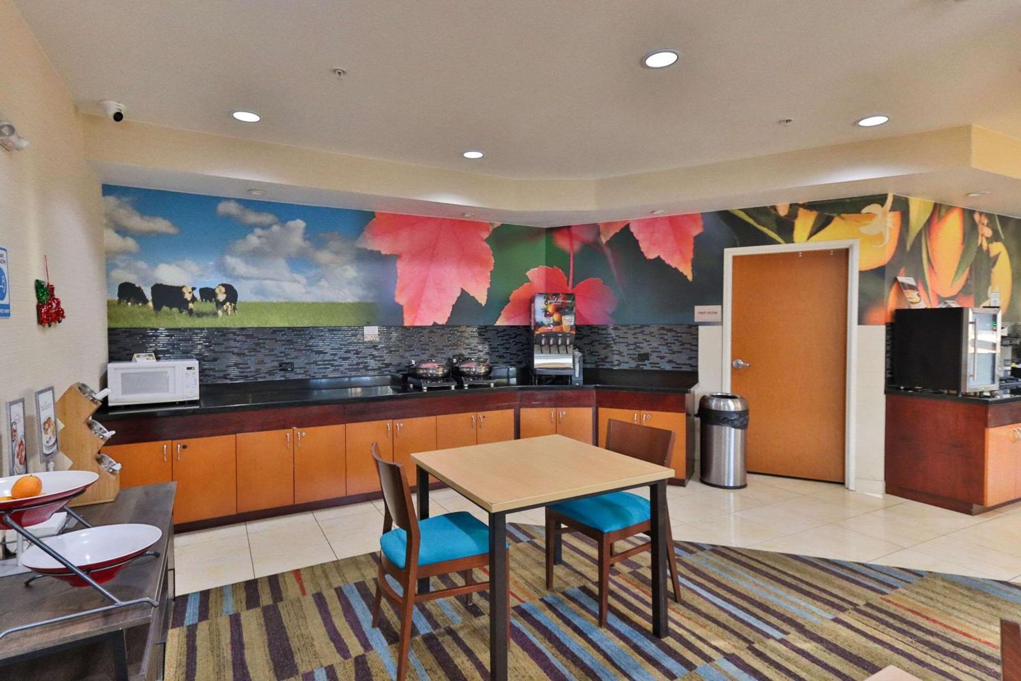 Comfort Inn & Suites Вестфілд Екстер'єр фото