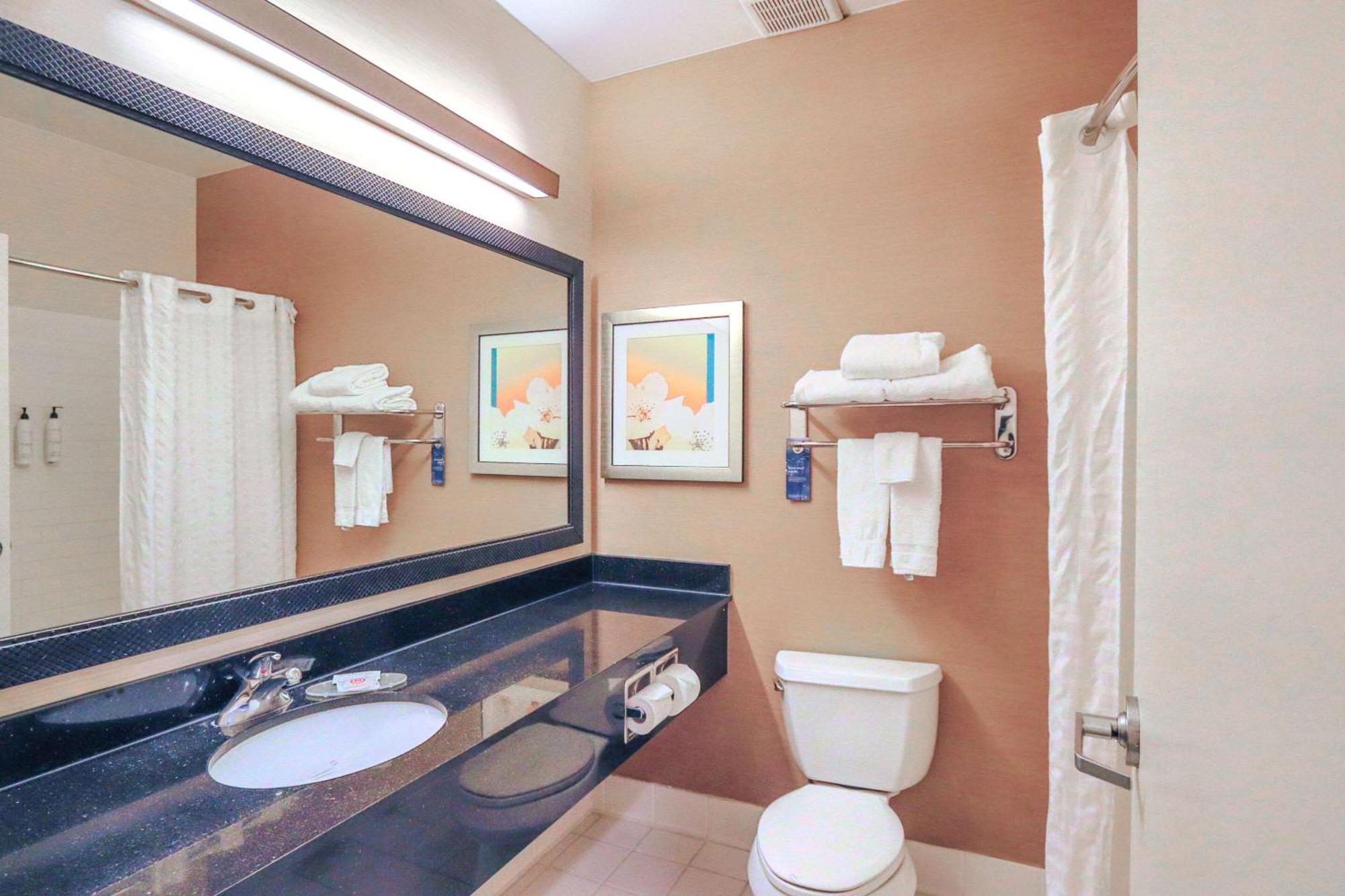 Comfort Inn & Suites Вестфілд Екстер'єр фото