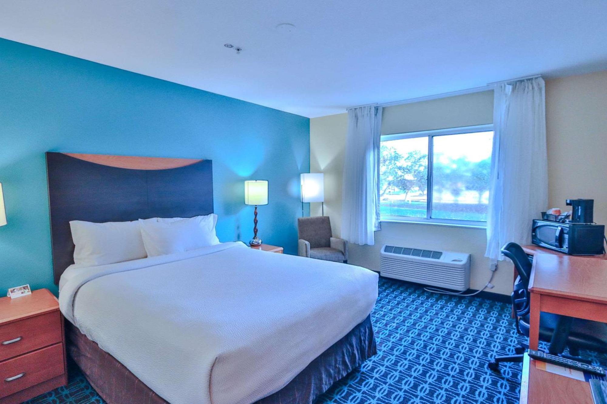 Comfort Inn & Suites Вестфілд Екстер'єр фото