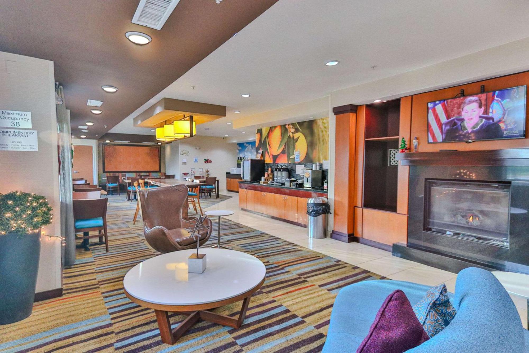 Comfort Inn & Suites Вестфілд Екстер'єр фото